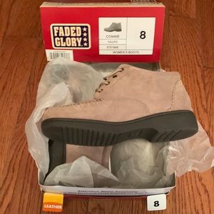 Faded glory Connie top woman’s boot size 8